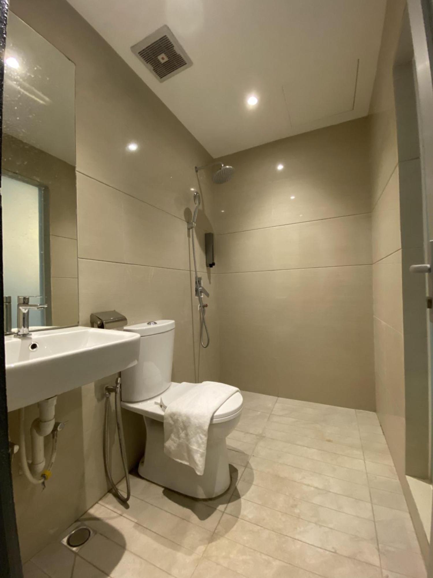T Hotel Jalan Sultanah Алор-Сетар Экстерьер фото